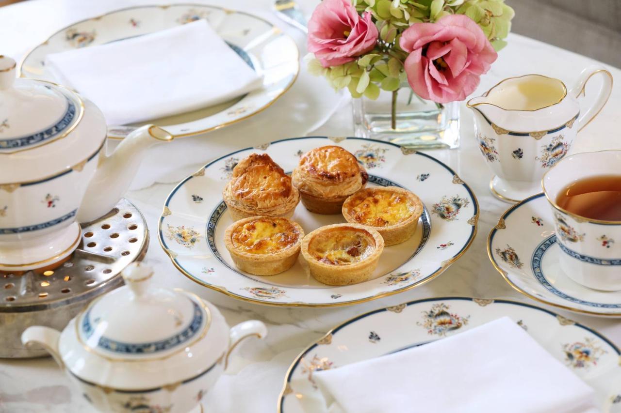 מלון The Ritz-Carlton, קואלה לומפור מראה חיצוני תמונה Afternoon tea at the Ritz