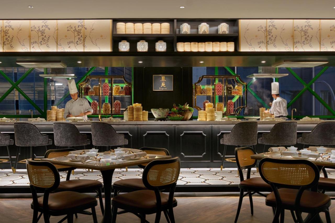 מלון The Ritz-Carlton, קואלה לומפור מראה חיצוני תמונה The interior of the restaurant