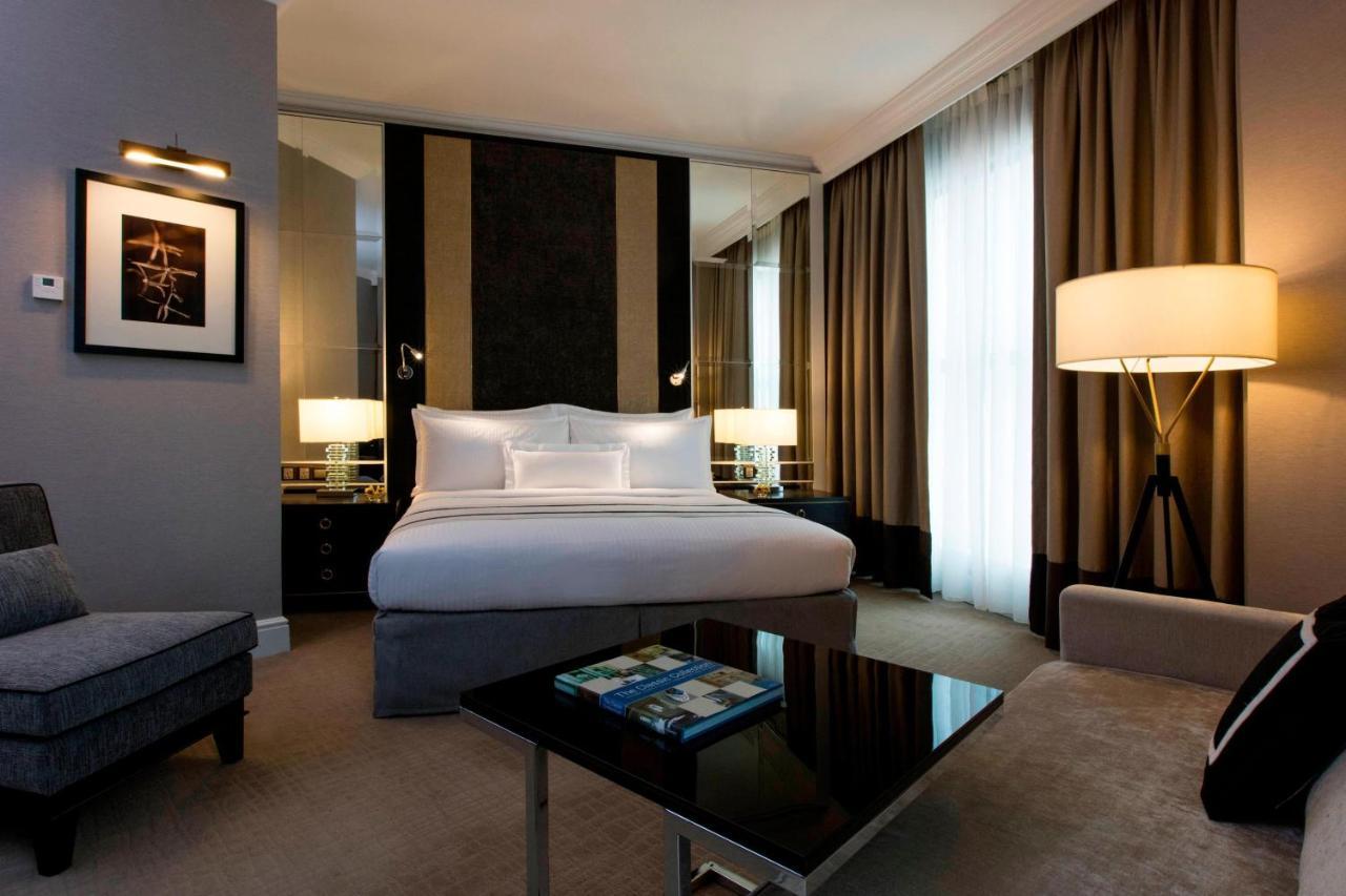 מלון The Ritz-Carlton, קואלה לומפור מראה חיצוני תמונה A room at the Mandarin Oriental, Paris