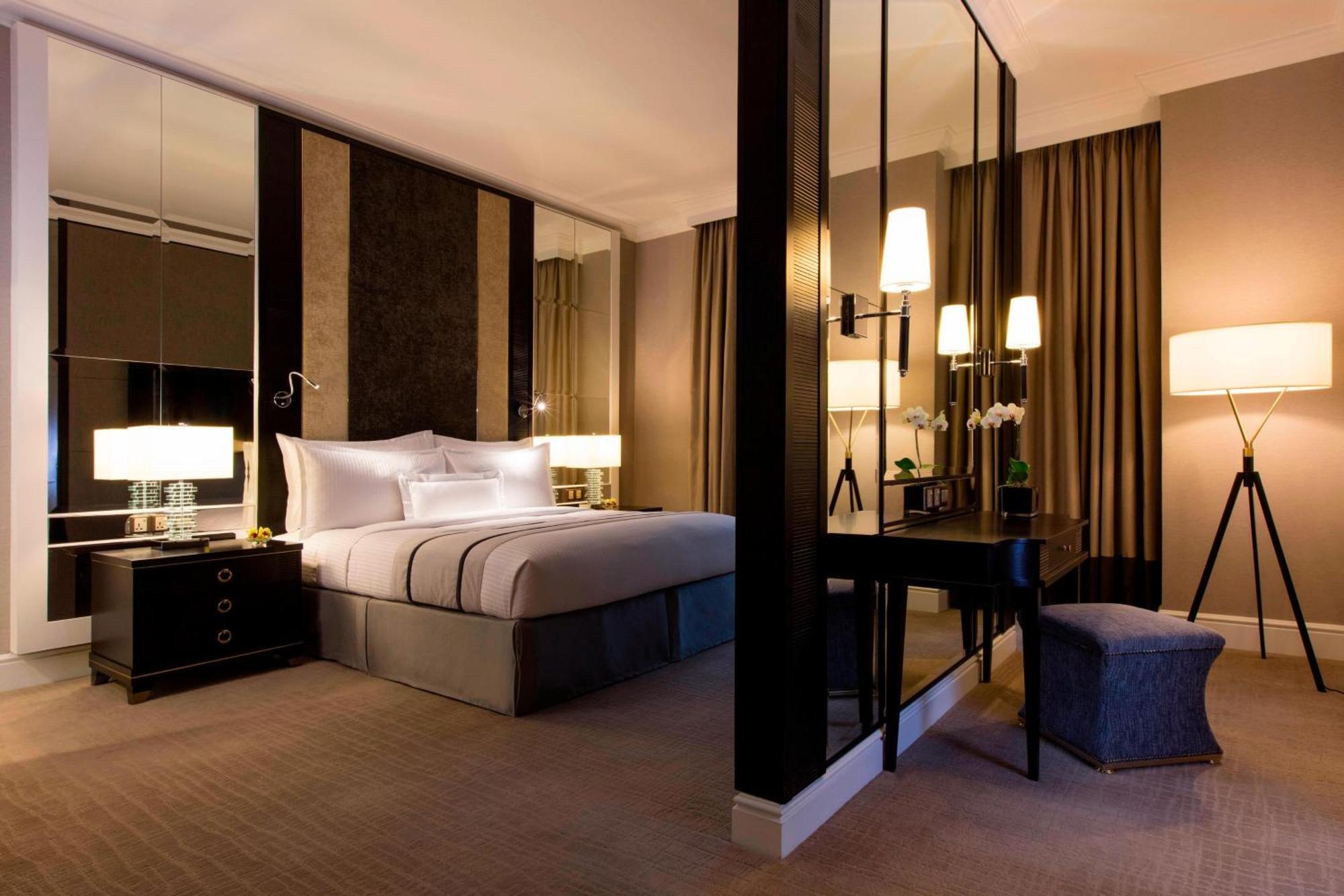 מלון The Ritz-Carlton, קואלה לומפור מראה חיצוני תמונה A bedroom at The Hari