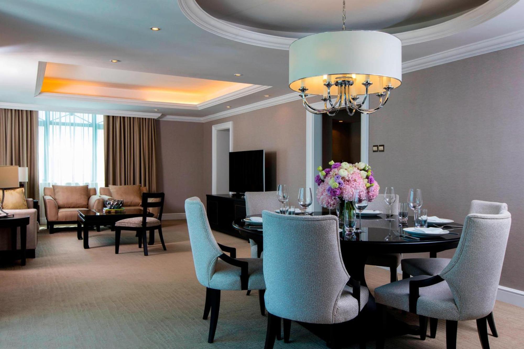 מלון The Ritz-Carlton, קואלה לומפור מראה חיצוני תמונה A suite at the hotel