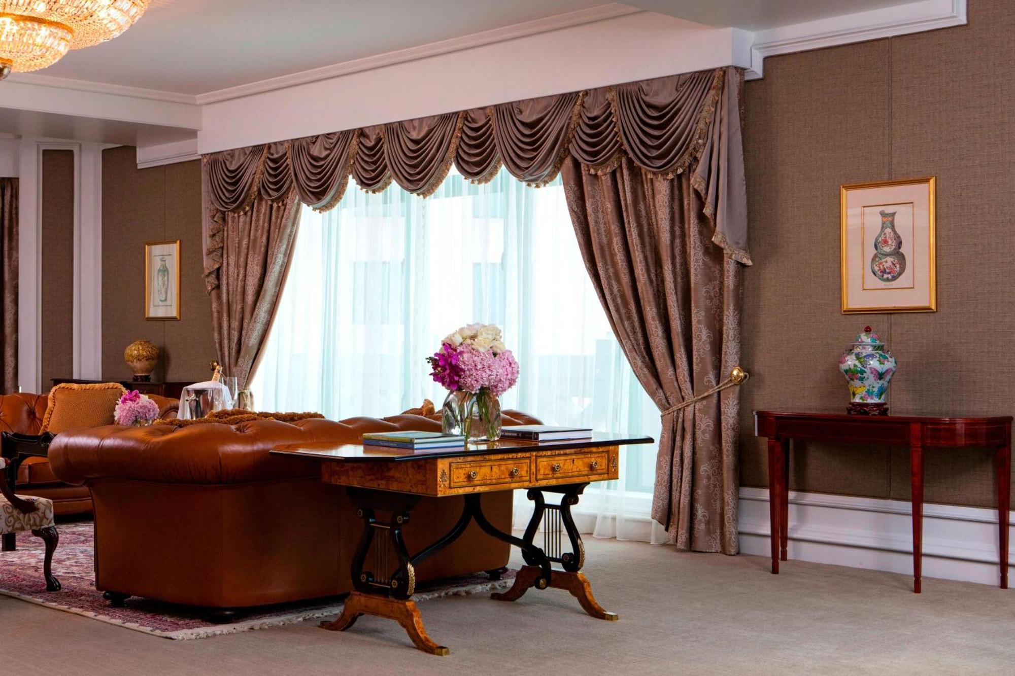 מלון The Ritz-Carlton, קואלה לומפור מראה חיצוני תמונה A suite at the hotel